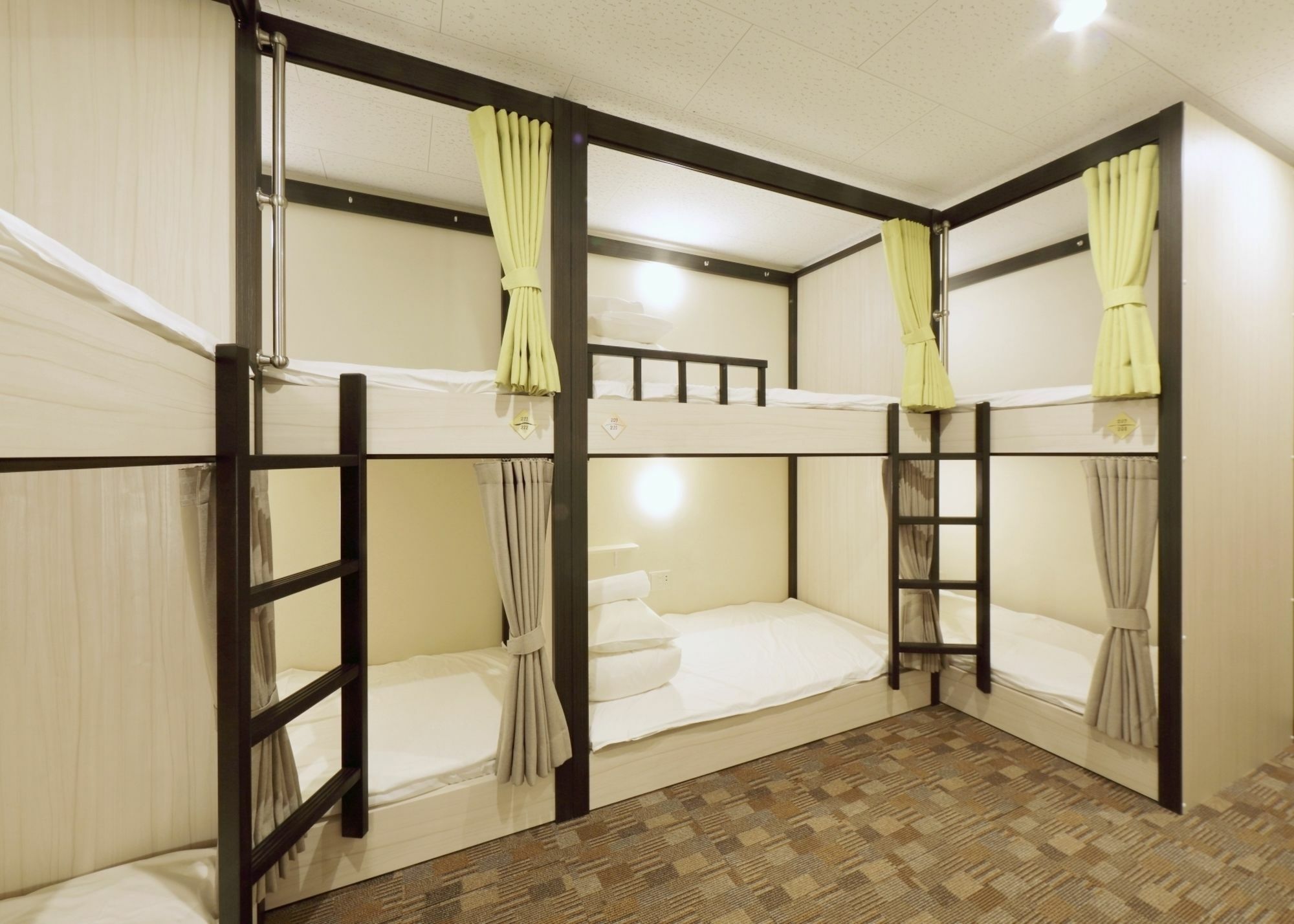 Home Hostel Oszaka Kültér fotó